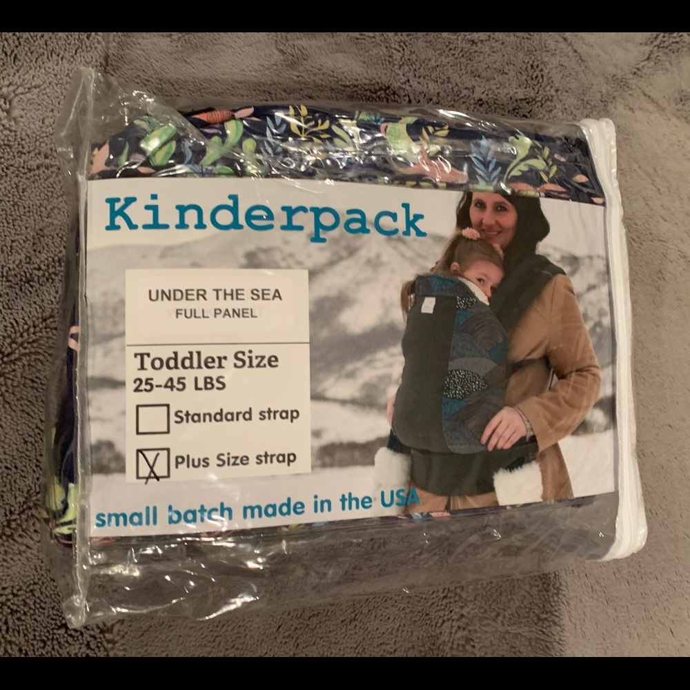 Kinderpack Toddler XL straps in “Under the Sea”.